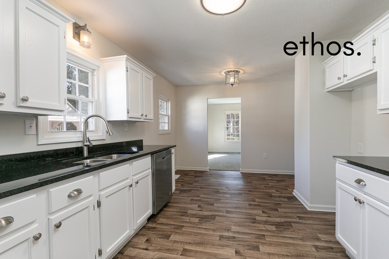 Primary Photo - Newly Updated Home!
