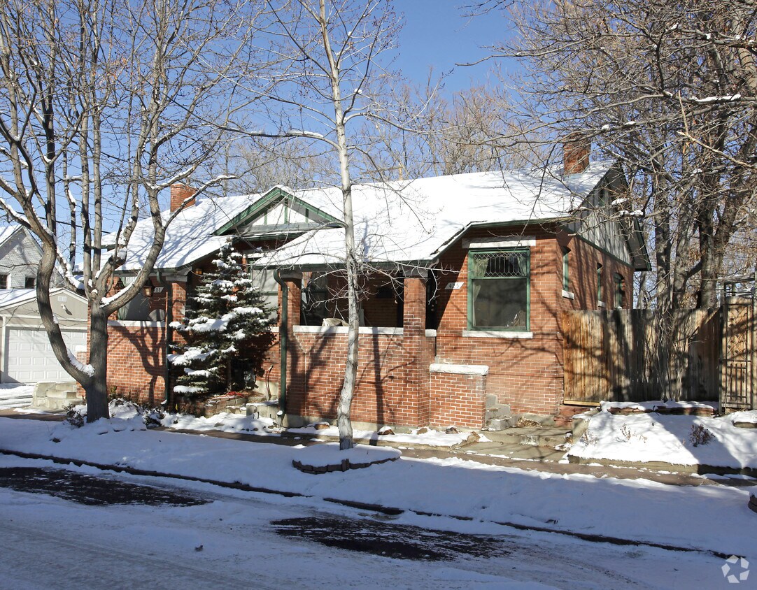 Foto principal - 421-425 E Ellsworth Ave
