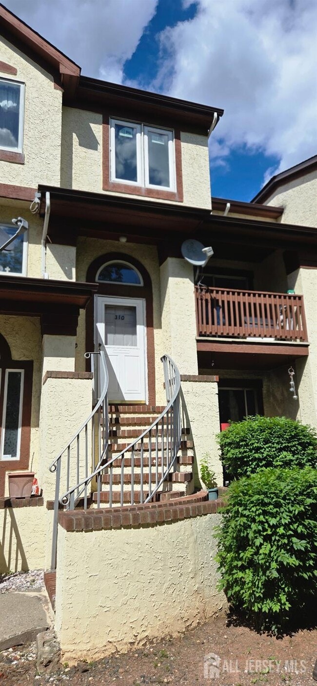 Building Photo - 310 Michaels Ct