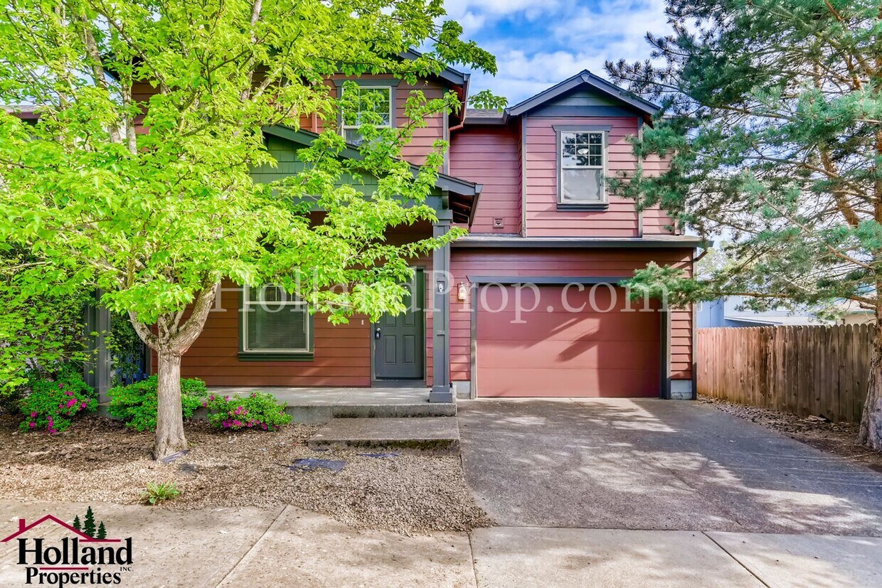 Primary Photo - 3 Bedroom 2.5 Bathroom Townhouse in Aloha!
