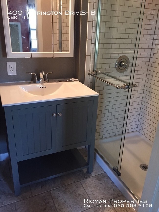 Building Photo - Studio Apartment In brentwood