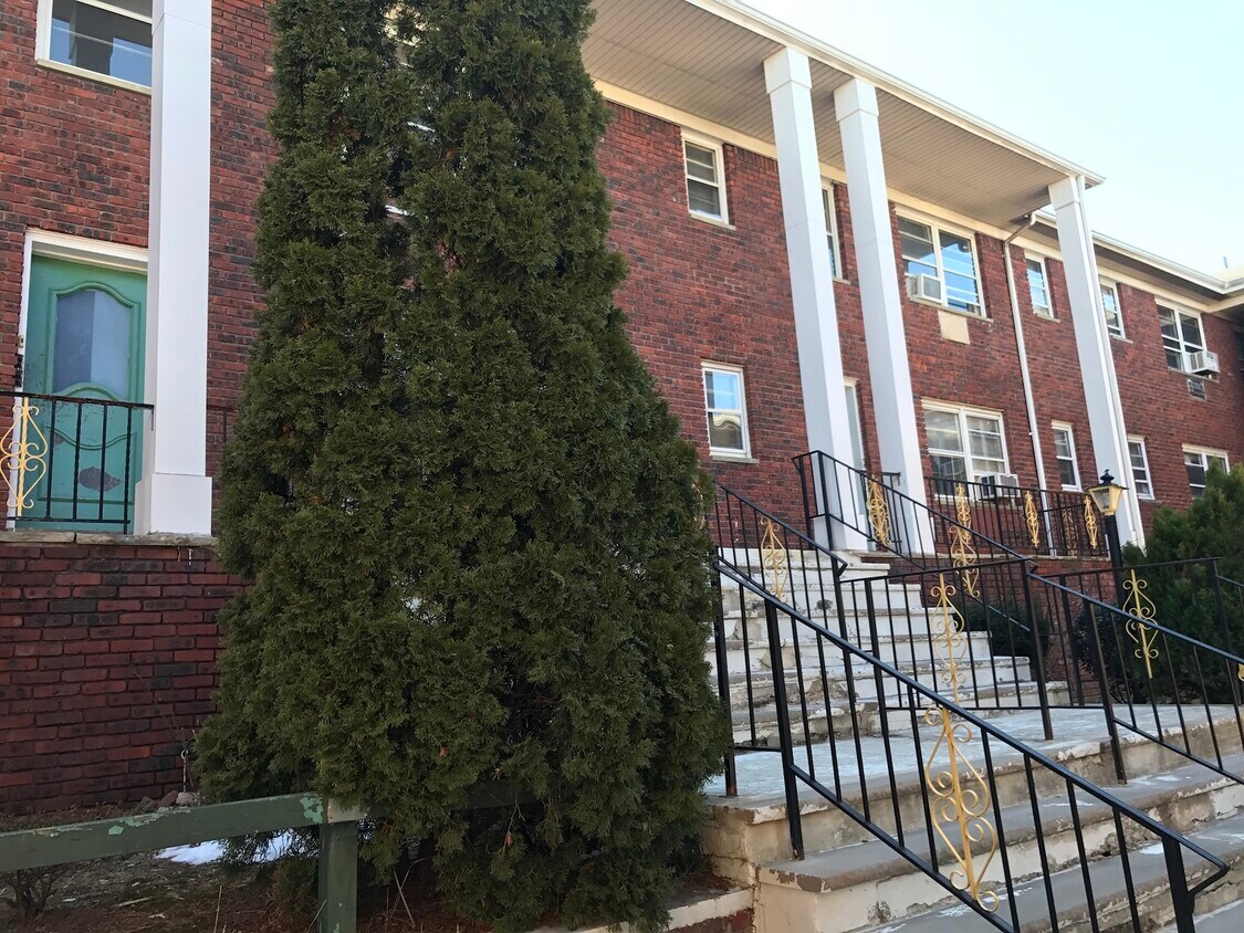 Foto principal - 479 Roseville Ave