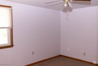 Building Photo - 1330 James Cir