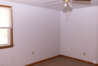 Building Photo - 1330 James Cir