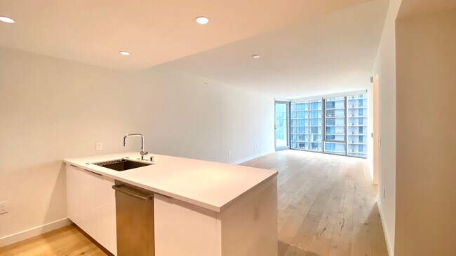 Foto del edificio - Available NOW - AE'O 1 BED 1 BATH w/ 1 COV...