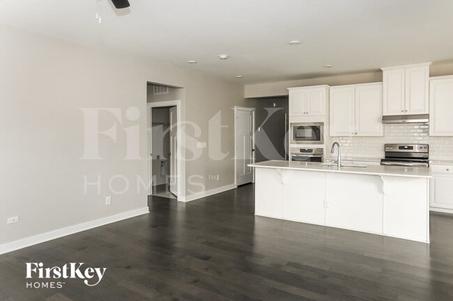 Building Photo - 6425 Brighton Park Dr