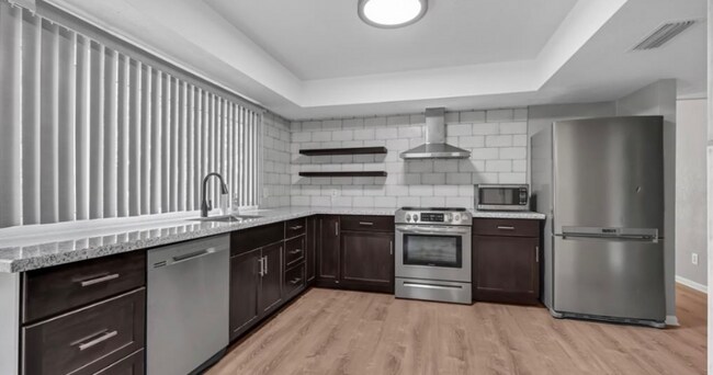 Foto del edificio - 2239 Fairgreen Dr