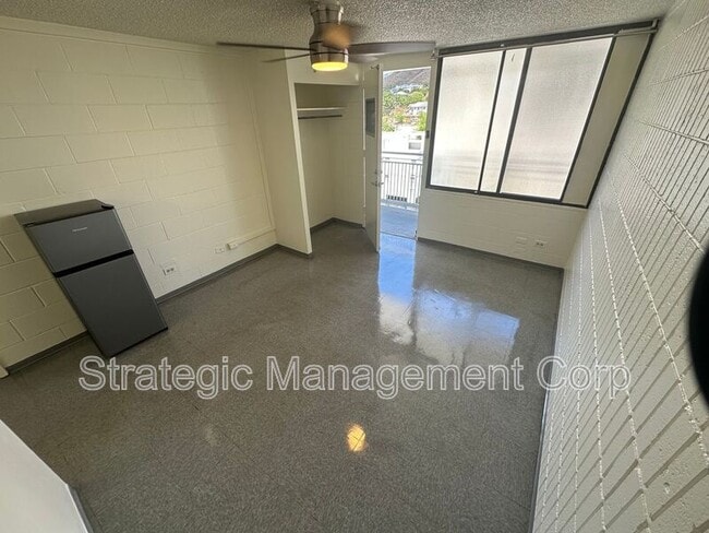 Building Photo - 1301 Lusitana St