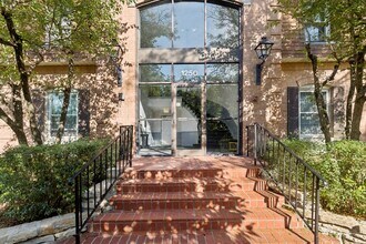Building Photo - 1250 Park Ave W