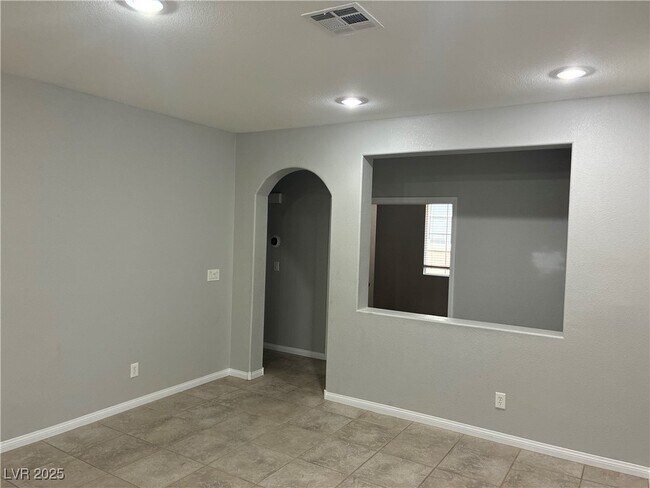 Foto del edificio - 5774 Blackbirch St