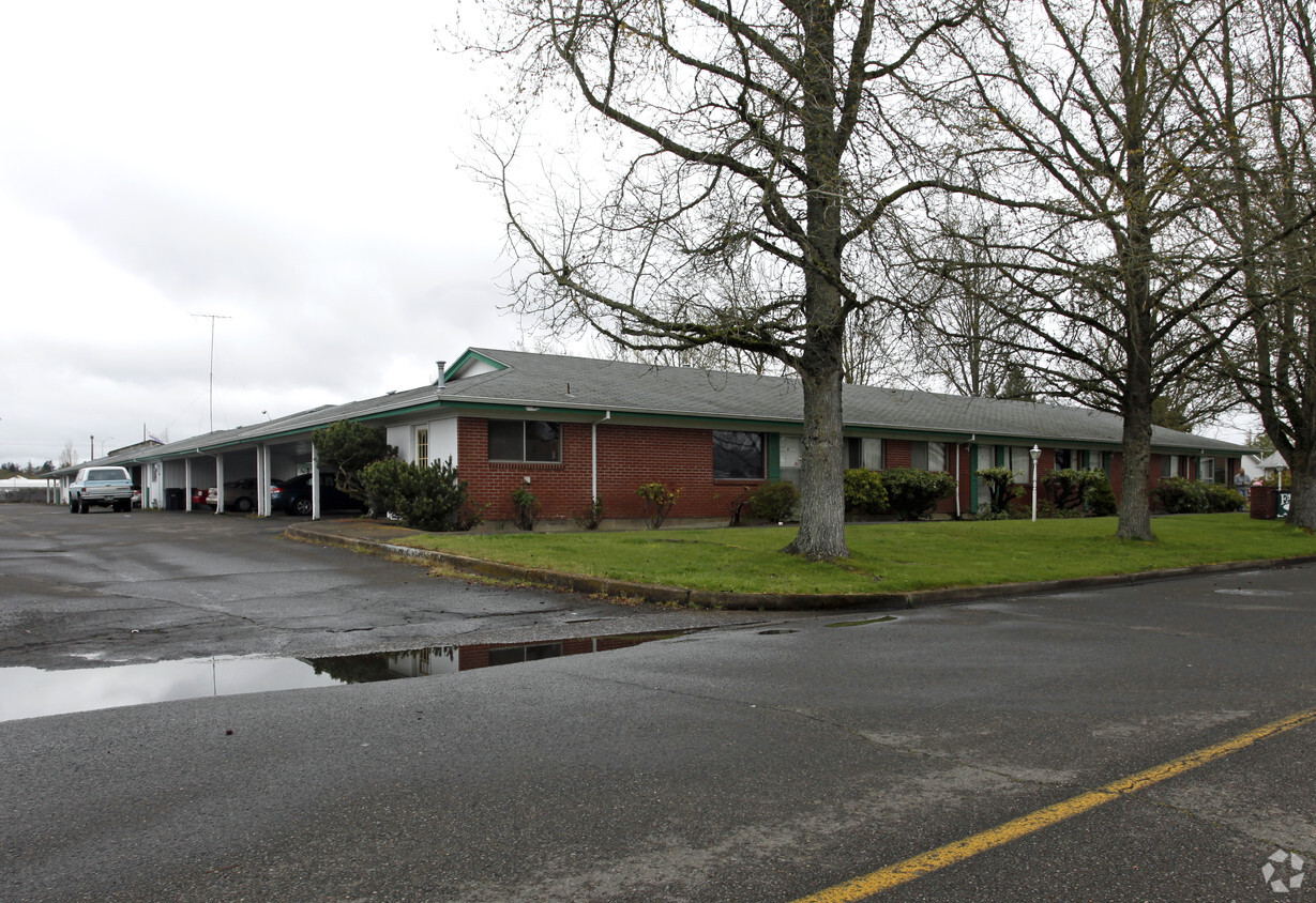 Building Photo - Fairway Villa Apartments