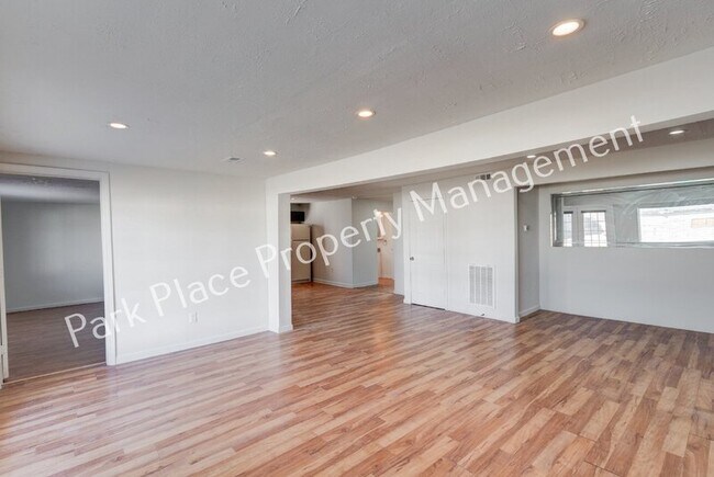 Building Photo - 7578 W Washington St