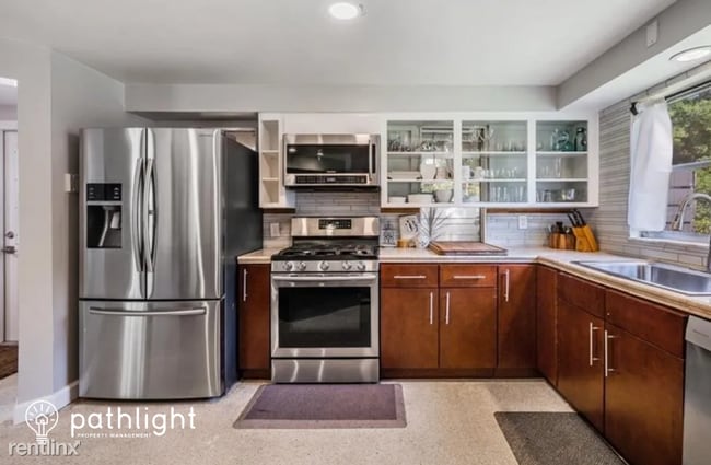 Building Photo - 3 br, 2 bath House - 6701 N 13Th Street UNIT