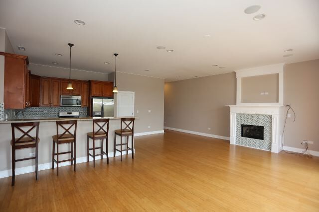 Building Photo - 4006 N Kilbourn Ave