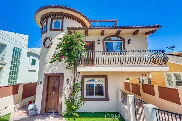 Foto del edificio - 512 N Juanita Ave
