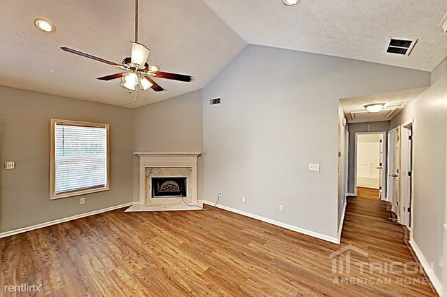 Foto del edificio - 205 Highgrove Dr