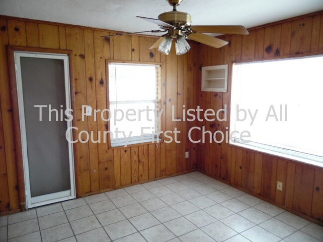 Building Photo - 113 147th Ave E