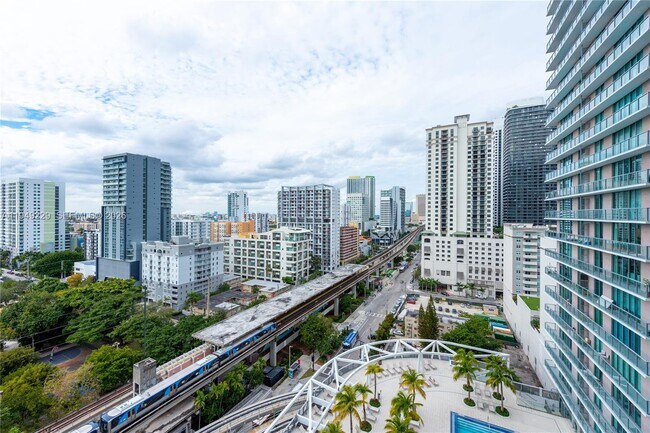 Foto del edificio - 79 SW 12th St