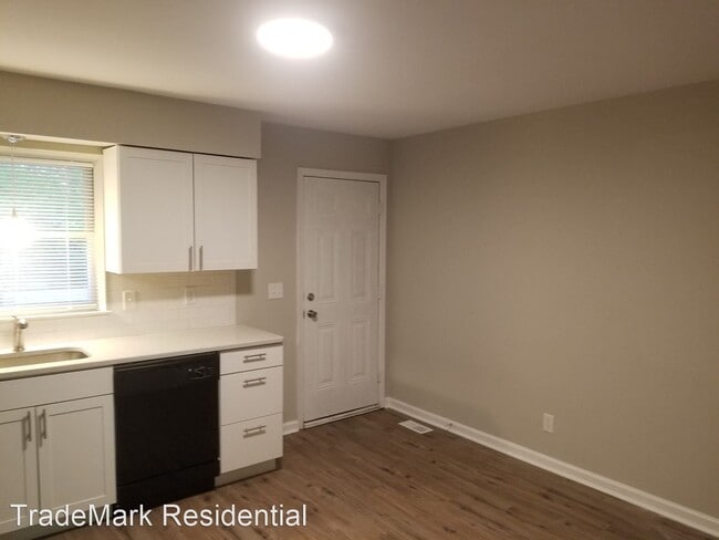 Building Photo - 2 br, 1 bath House - 40 Cedar Court #B