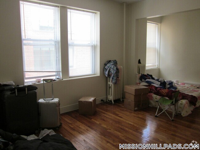 Building Photo - 49 Worthington St