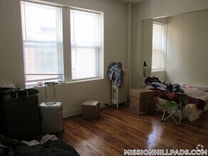 Building Photo - 49 Worthington St