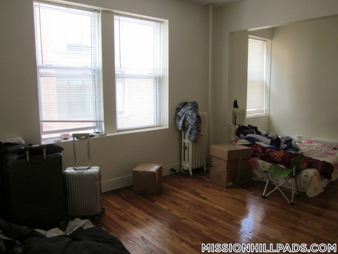 Primary Photo - 49 Worthington St