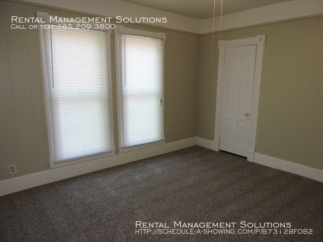 Building Photo - 1912 SW Buchanan St. - 2 BR 1 Bath