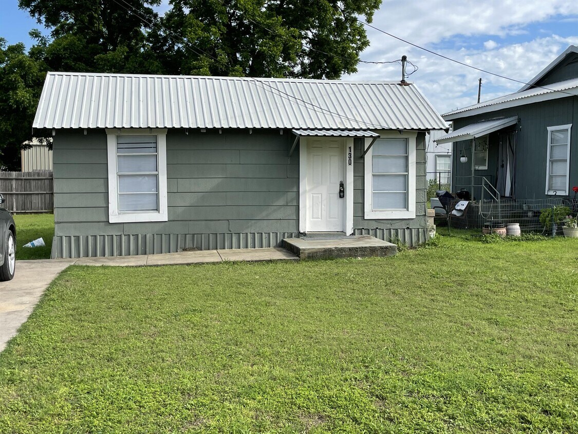 Foto principal - 130 E Morris St