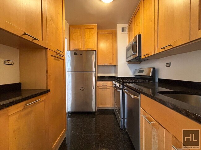 Building Photo - East 79th Street