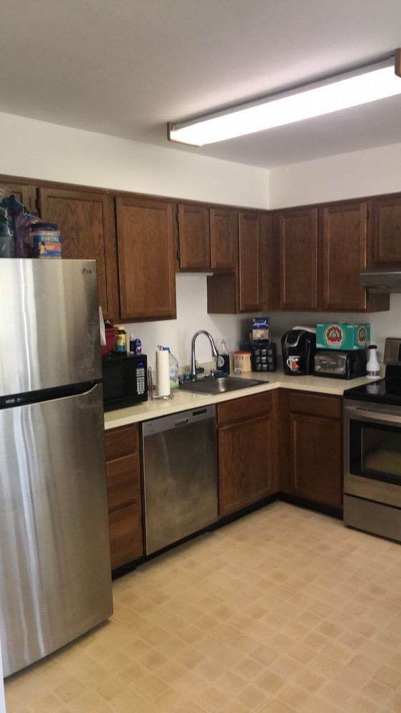 Building Photo - Fairview Commons - Adorable Updated Townhome