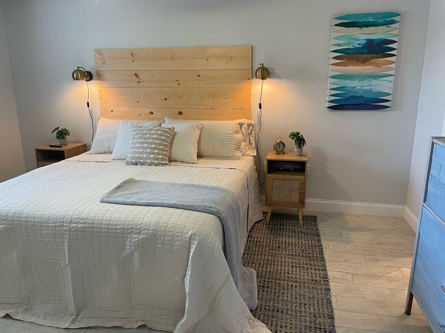 Main bedroom - 410 Wilma Cir