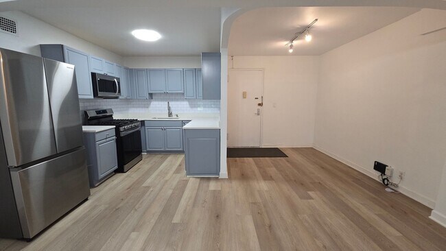 Photo - 2160 Center Ave, Fort Lee, NJ — 1 Bed / 1 Bath Apartment