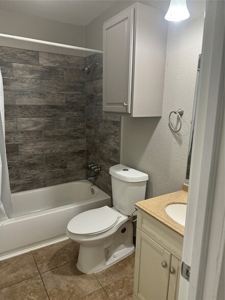Building Photo - 533 Linda Dr