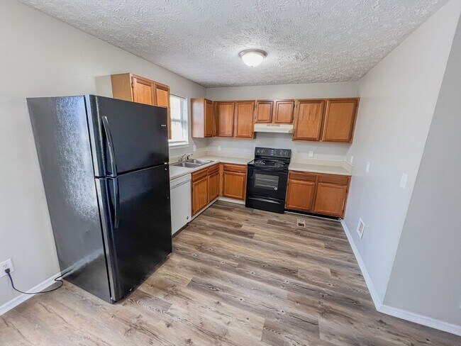 Foto del edificio - 804 Forest Dale Ln