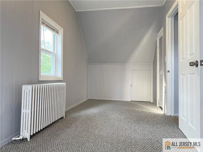 Foto del edificio - 120 Hillcrest Ave