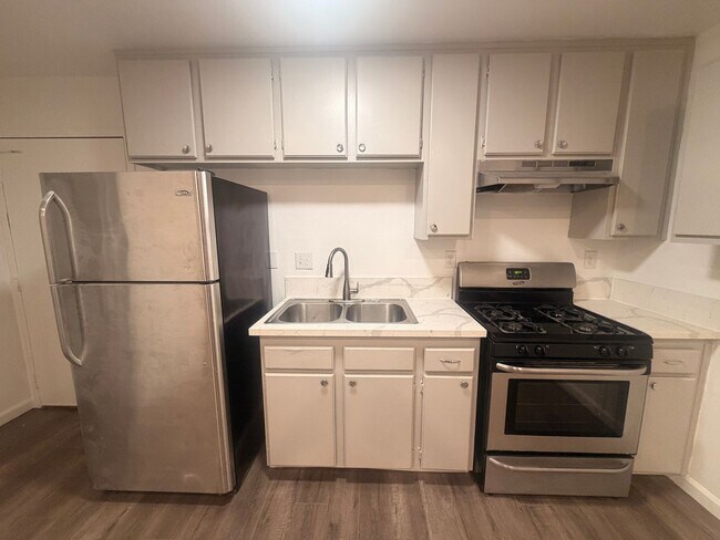 Foto del edificio - 827 S Wilton Pl