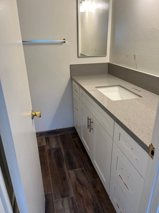 Master bath with shower - 16932 Lilac Lane