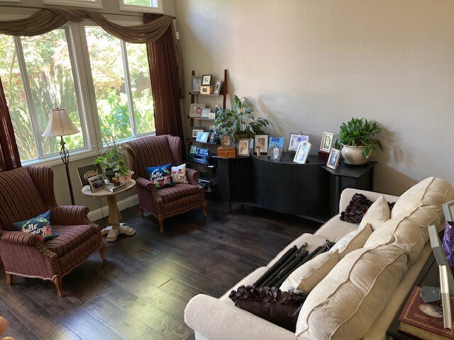 Foto del edificio - 1276 Hodgson Ct