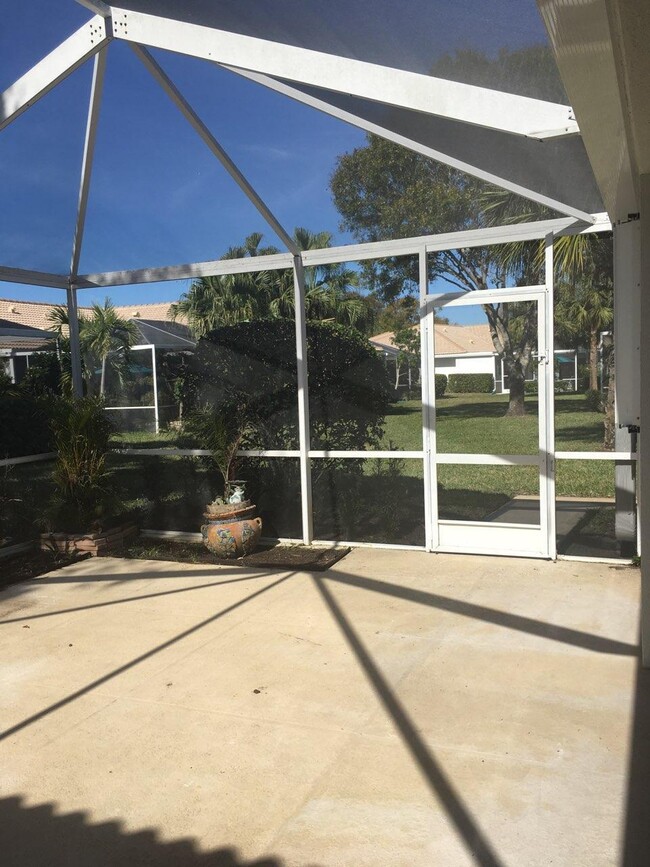 Building Photo - 10901 Myrtle Oak Ct