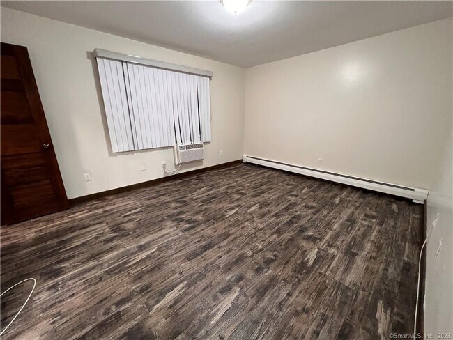 Building Photo - 333 Vincellette St