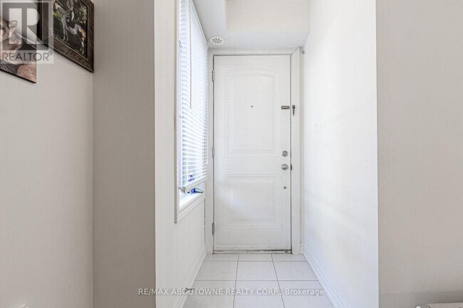 Photo du bâtiment - 2480 Post Rd