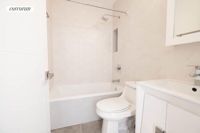 Foto del edificio - 770 Lafayette Ave