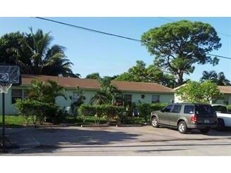 Building Photo - 4607-4611 Coconut Rd