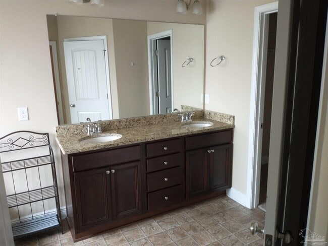 Building Photo - 2247 Boxford Ct