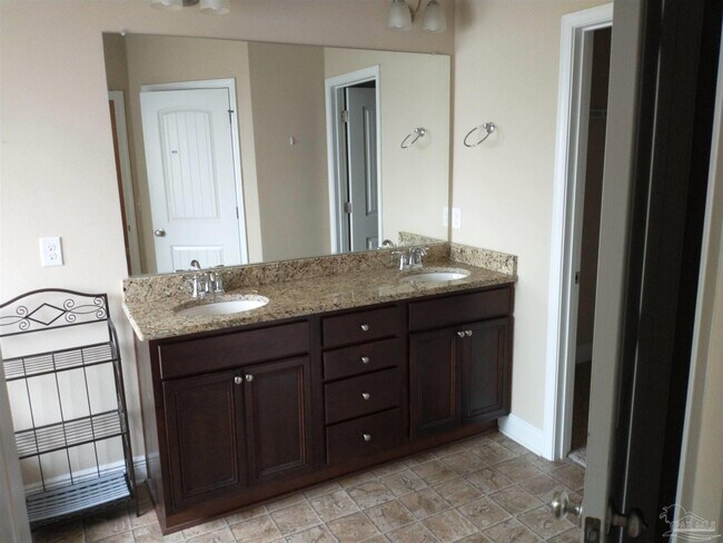 Foto del edificio - 2247 Boxford Ct