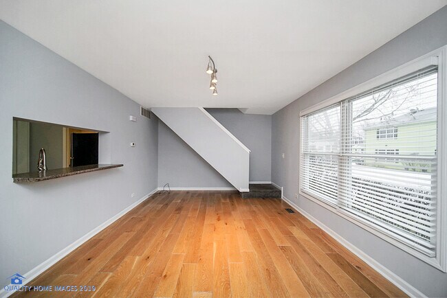 Building Photo - 355 Farmington Ln