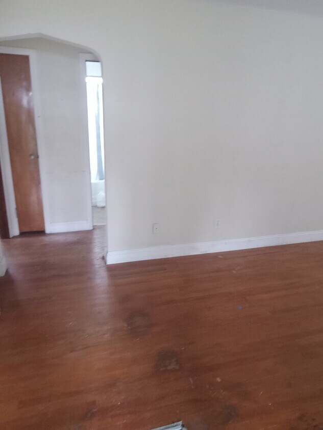 Foto del edificio - 107 Weedon Dr