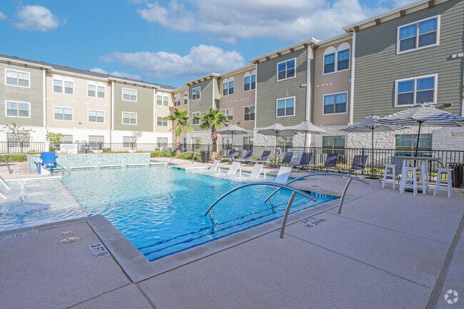 Building Photo - Avanti Legacy Violet Parc