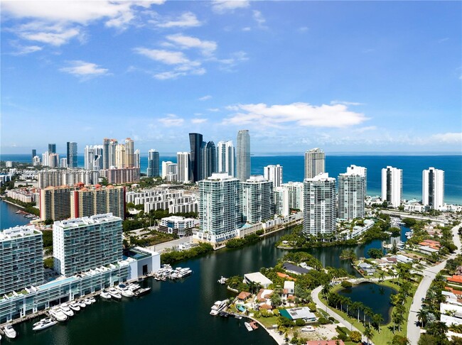 Foto del edificio - 330 Sunny Isles Blvd