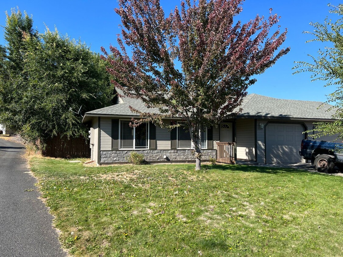 Primary Photo - 2 br, 2 bath House - 2119 SW Canyon Drive